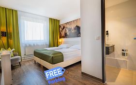 Life Hotel Vienna Airport 3*